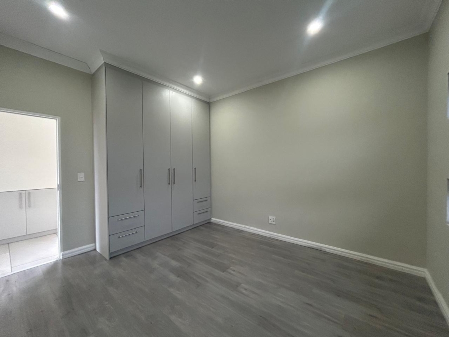 To Let 2 Bedroom Property for Rent in Royal Ascot Western Cape